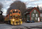 SLR 3004 Leads 393 at Elm St. 